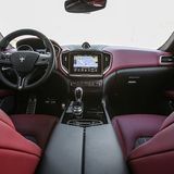 Das Cockpit des Maserati Ghibli.