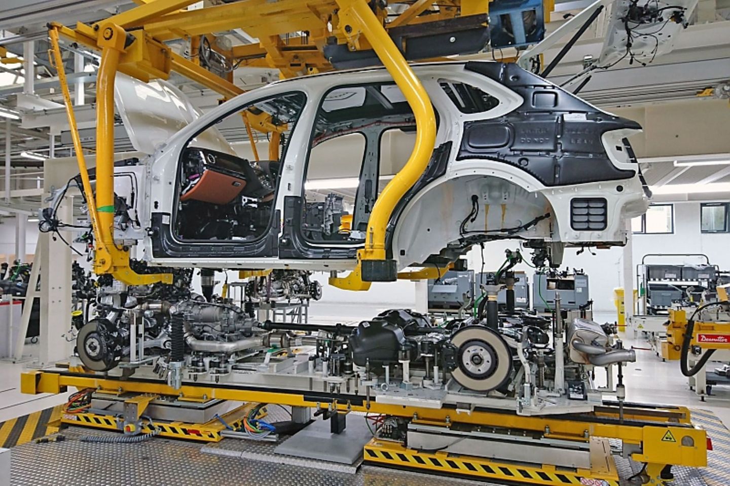 Hier feiert der Bentley Bentayga Diesel Hochzeit.