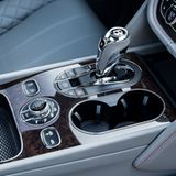 Eine Achtgangautomatik verteilt die Kraft an alle vier Räder.