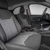 Die Beinauflage der Vordersitze ist zu kurz