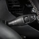 Solche Plastik-Hebel sind in diesem Segment üblich