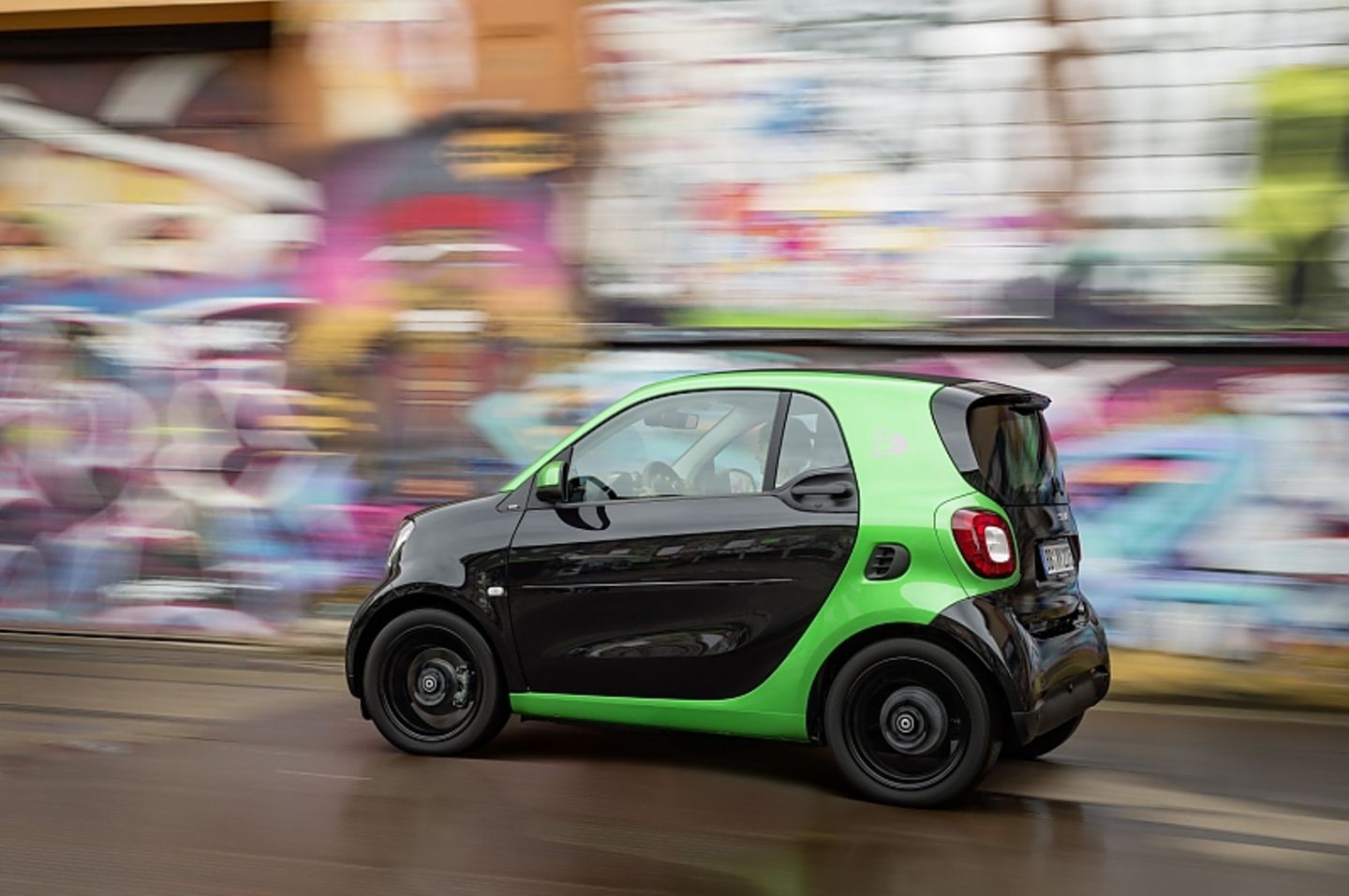 Smart Fortwo Electric Drive - das Ladezeit liegt an der Steckdose bei sechs Stunden