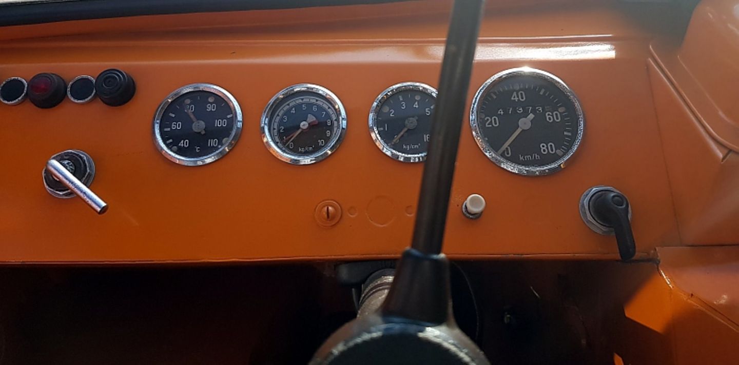 Unimog Baureihe 401 von 1952 - karg instrumentiert