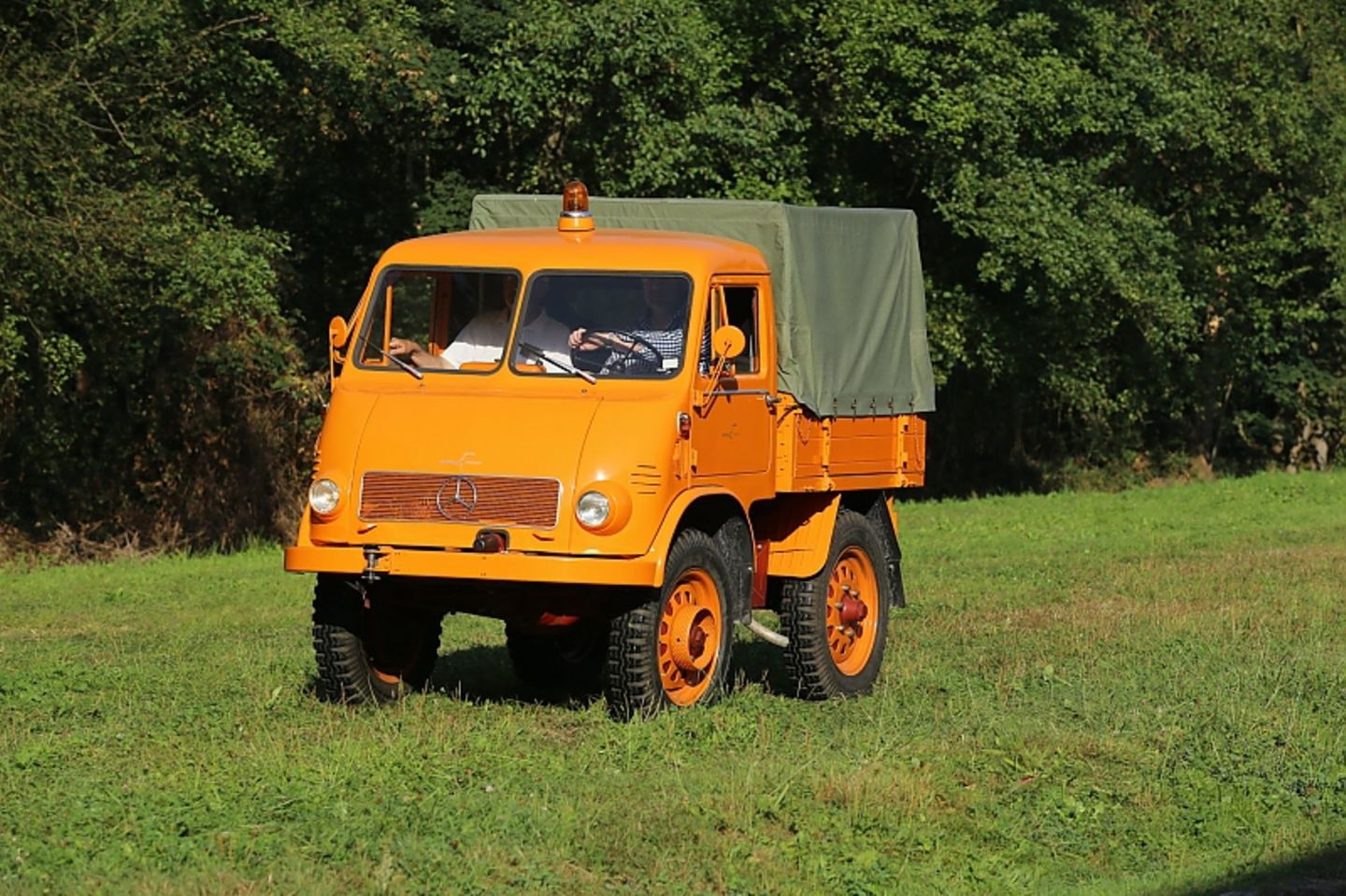 Unimog Baureihe 401 von 1952 - sechs Vorwärts- und zwei Rückwärtsgänge