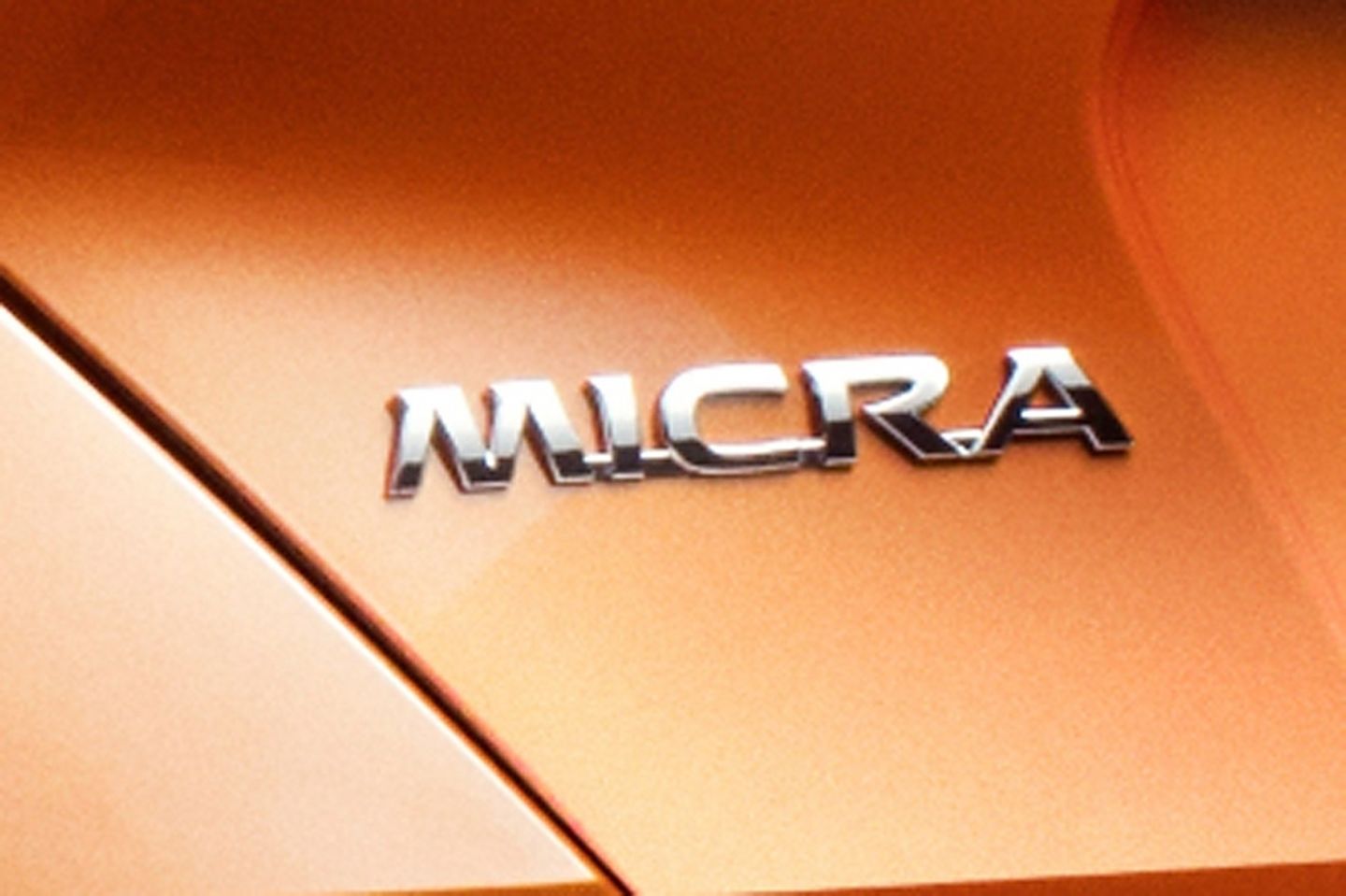 "Als der erste Micra vor mehr als 30 Jahren auf den Markt kam, kam er einer Revolution im kleinen Fließheck-Segment gleich", schwärmt Renault-Nissan-Chef Carlos Ghosn. "Als der erste Micra vor mehr als 30 Jahren auf den Markt kam, kam er einer Revolution im kleinen Fließheck-Segment gleich", sch
