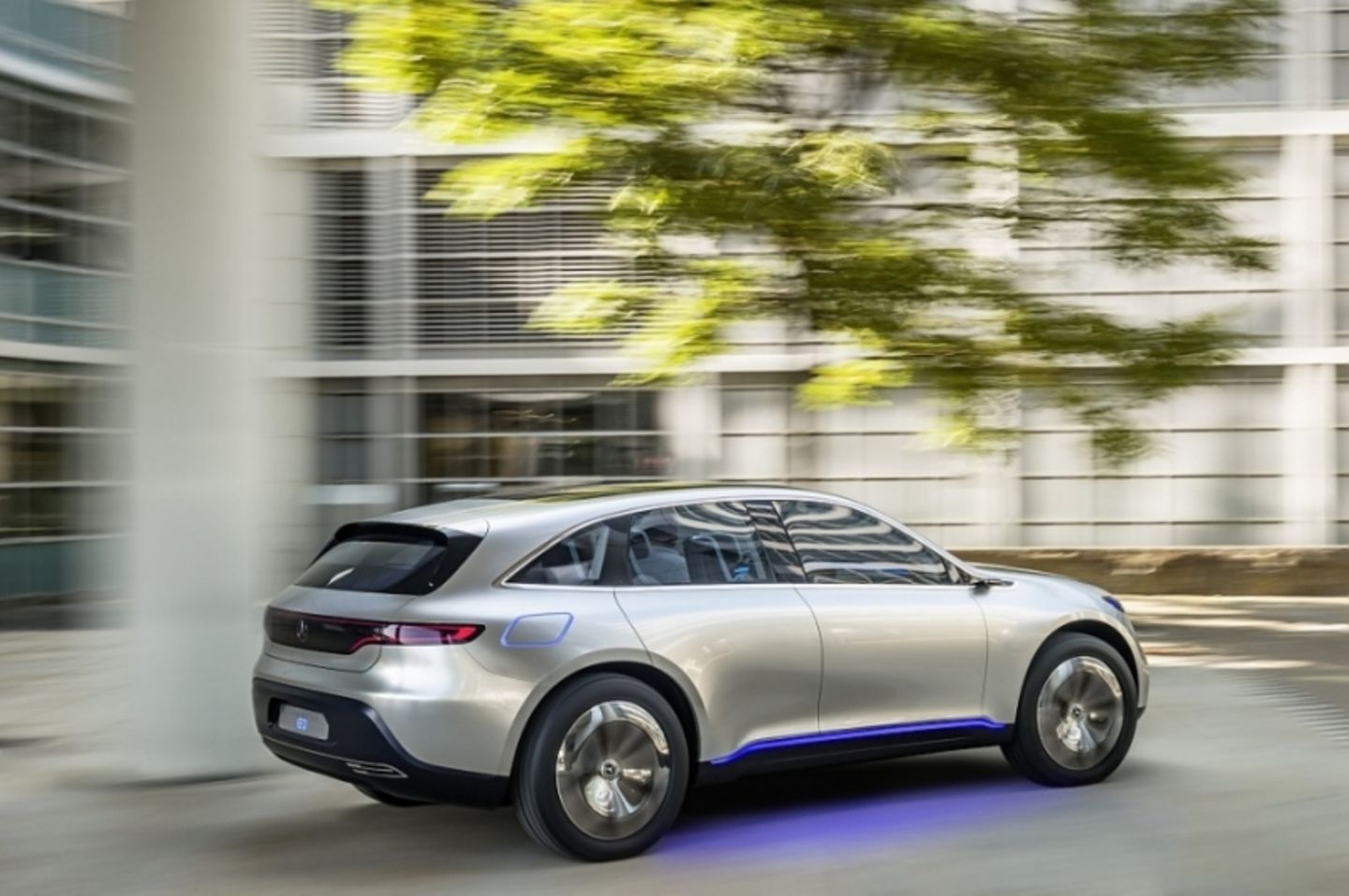 Der Mercedes Generation EQ hat bis zu 300 kW / 403 PS