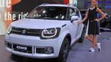 Girls auf der Paris Auto Show 2016 Suzuki Ignis