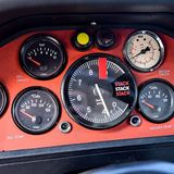 Der Drehzahlmesser ist das Zentrum der Instrumenten-Tafel