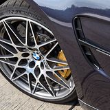 Mischbereifung mit 265er Walzen vorne und 285er-Pneus hinten sorgt für Traktion