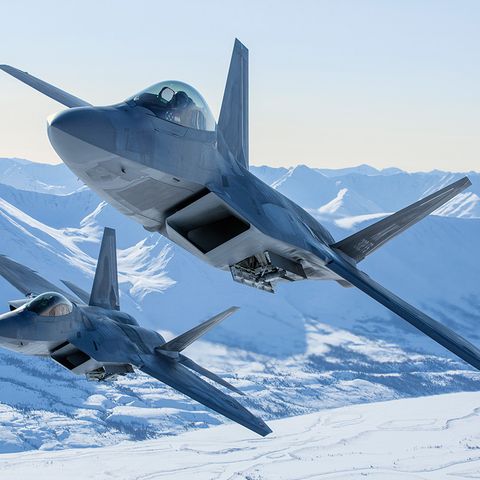Derzeit ist die F-22 die Königin der Lüfte, aber nur solange die Tarnkappe funktioniert