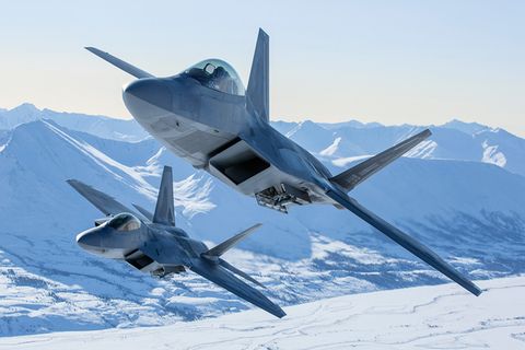 Derzeit ist die F-22 die Königin der Lüfte, aber nur solange die Tarnkappe funktioniert