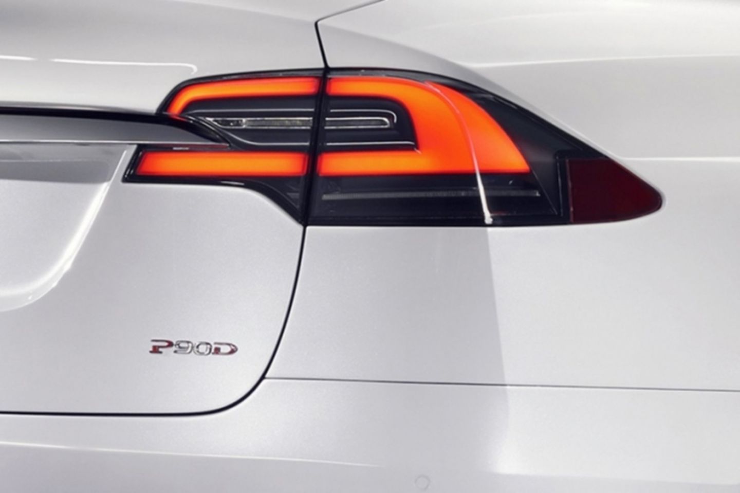 Tesla Model X - LED-Licht hinten und vorne