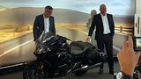 BMW K 1600 Bagger - BMW Motorrad-Chef Stephan Schaller und Vorstand Peter Schwarzenbauer