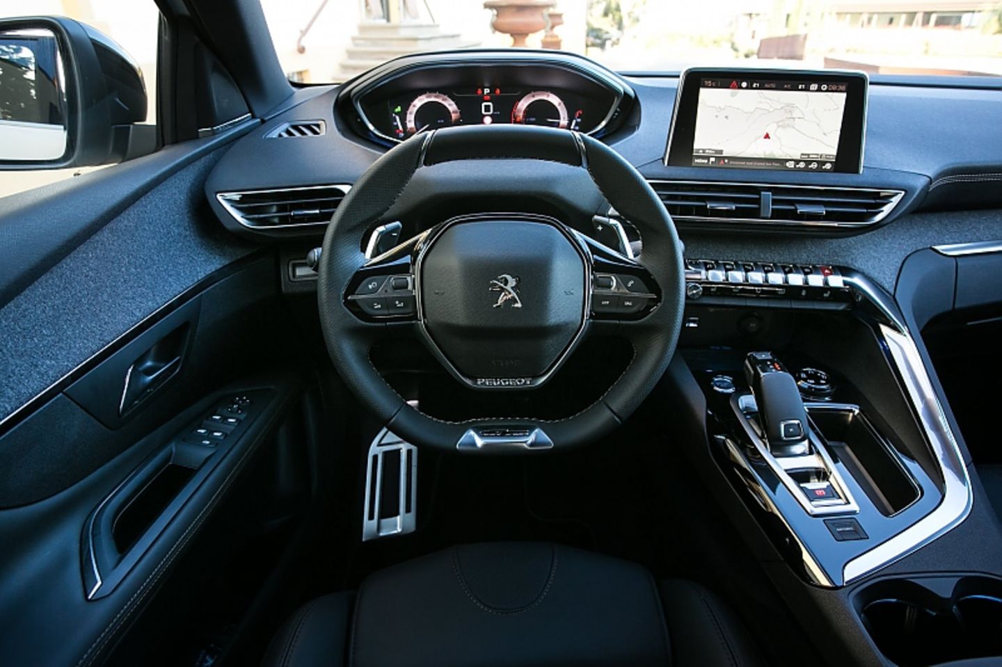 Das Cockpit des Peugeot 3008 Blue HDI 180