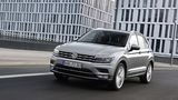 Das adaptive Fahrwerk bügelt die Fahrbahnunebenheiten weg