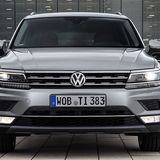 Die LED-Scheinwerfer blenden bei Gegenverkehr automatisch ab