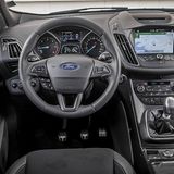 Das Cockpit mit dem zentralen Touchscreen