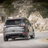 In den Kurven bleibt der Ford Kuga lange neutral