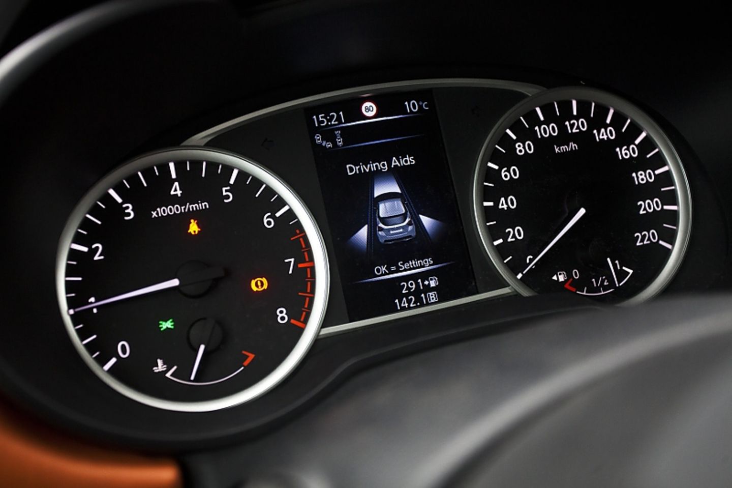 Nissan Micra 2017 0.9 i-GT - etwas blasse Instrumente