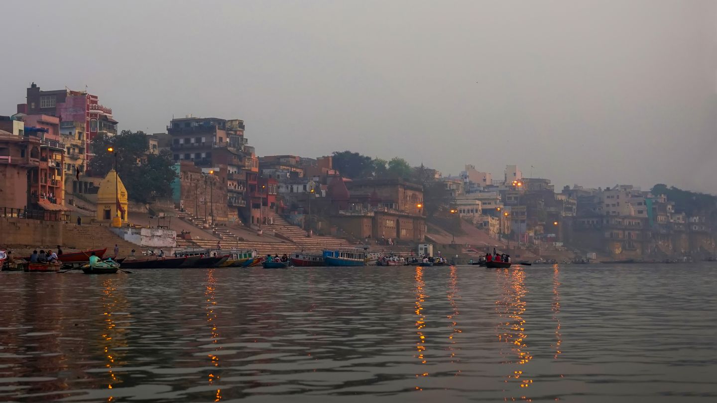 Tote im Ganges