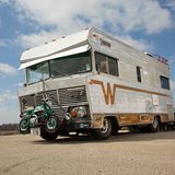 Von außen ist der alte Winnebago noch gut zu erkennen.