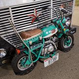 Ein Stern und Honda Monkey prangen an der Front.