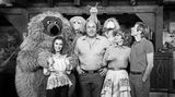 Viele in den 80er Jahren sozialisierten Kinder kennen Manfred Krug aus der "Sesamstraße", wo er 1983 u.a. neben Horst Janson und Liselotte Pulver mitwirkte.