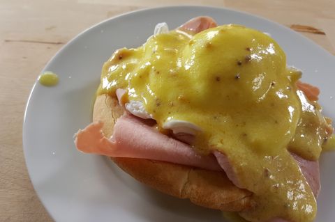 Rezept-Video: Himmlische Eggs Benedict – besser kann ein Frühstück nicht beginnen