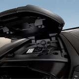 Unter der Klappe befinden sich weitere Anschlüsse