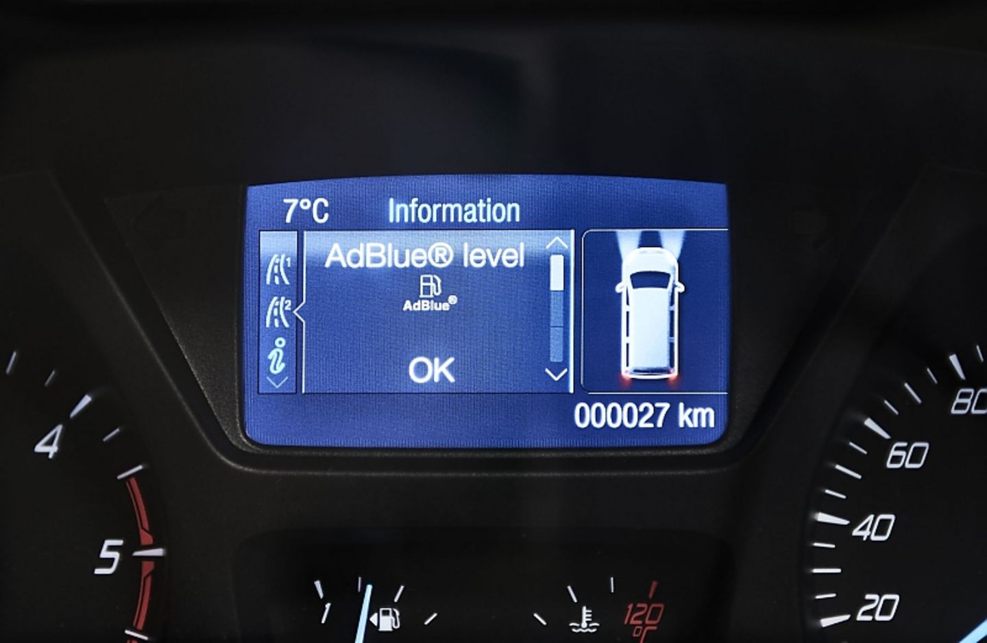 Dank SCR-Einspritzung schafft der Ford Transit die Euro-6-Norm