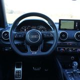 Das Cockpit ist klar gegliedert