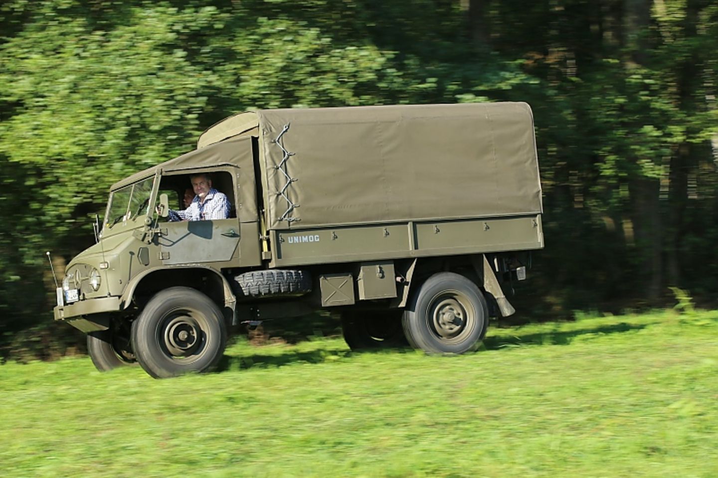 Unimog S Baureihe 404 - bis zu 95 km/h schnell