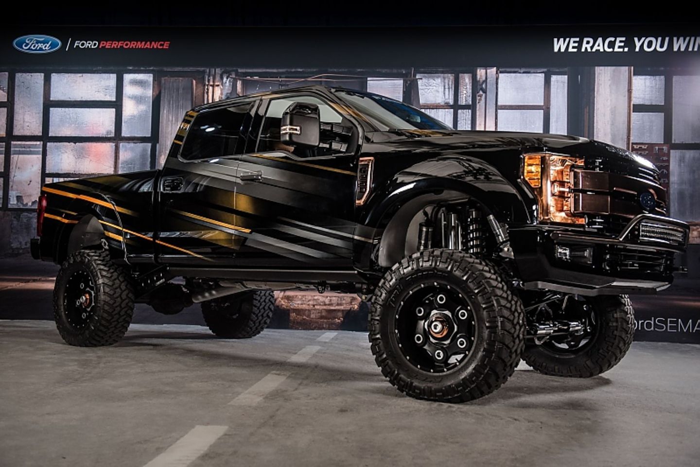 Ford F250 Super Duty 4x4 Lariat hat den furchteinflößenden Namen Shockzilla Ford F250 Super Duty 4x4 Lariat hat den furchteinflößenden Namen Shockzilla
