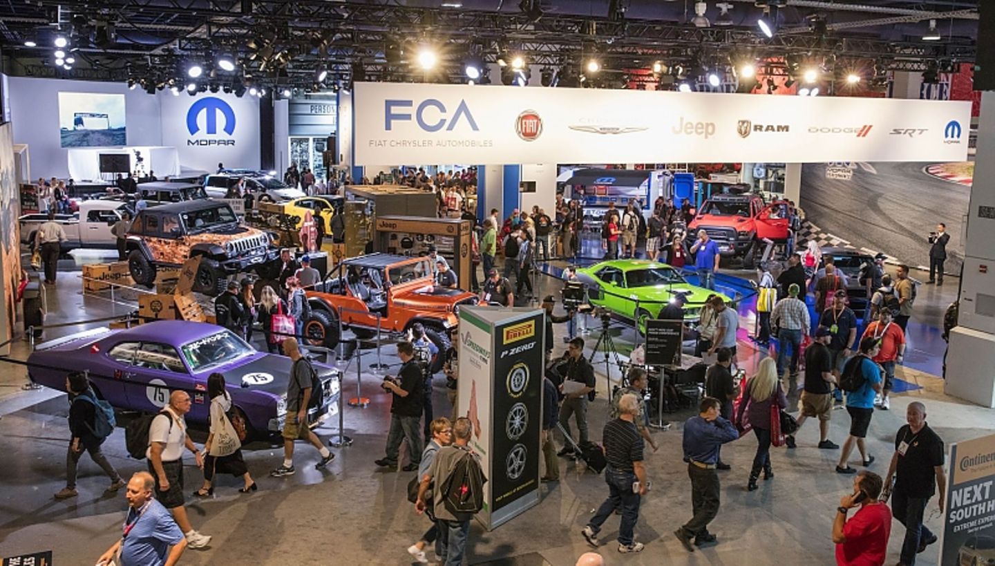 Die Tuning Fans belagern die Messest nde auf der SEMA