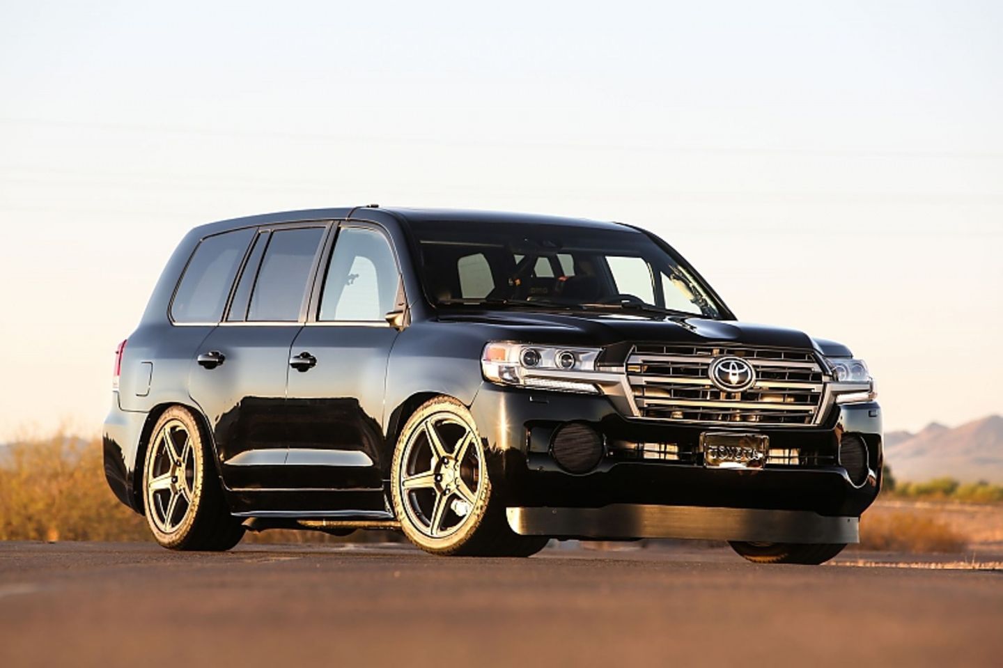 Der Toyota Land Speed Cruiser knackt die 350 kmh Marke