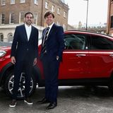 Olivier Francois (rechts) vor einem Fiat 500X hält nicht viel vom den aktuellen E-Mobilen