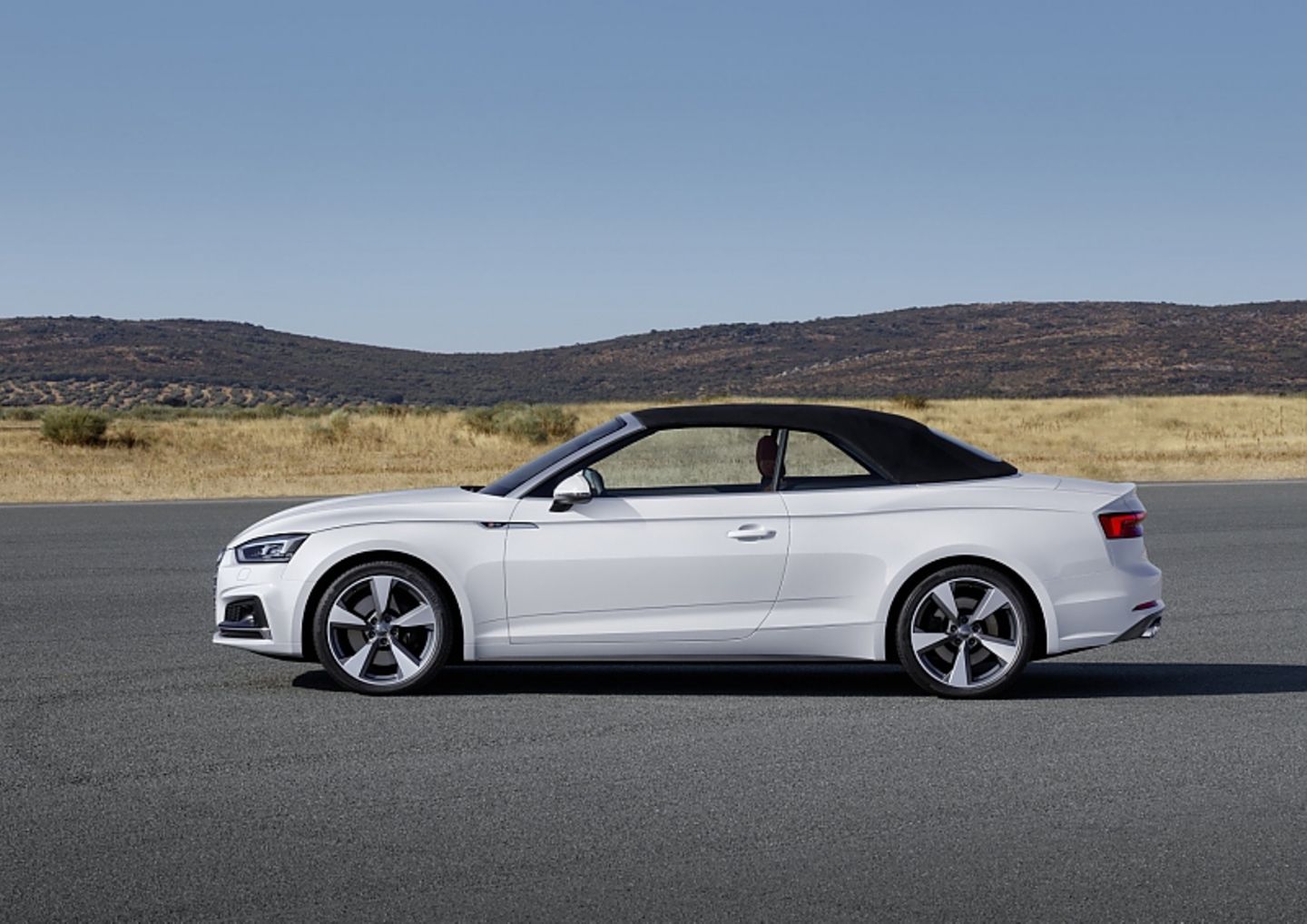 Audi A5 Cabrio - das Stoffdach öffnet und schließt in 50 Sekunden