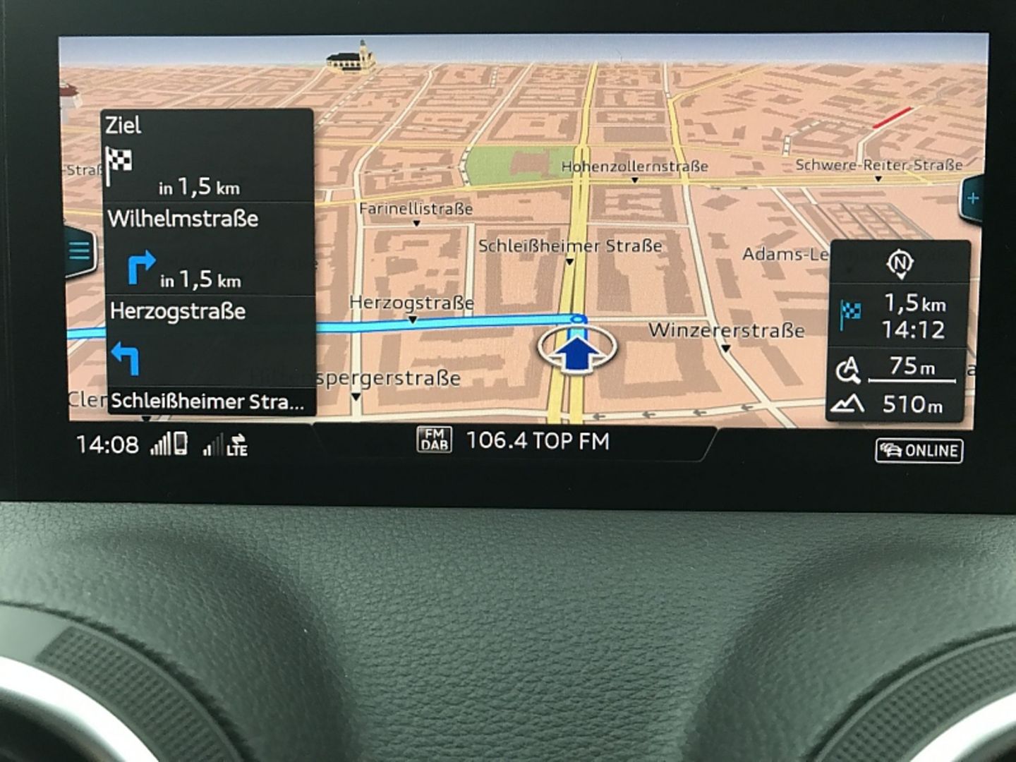 Audis MMI Plus zeigt markante Gebäude