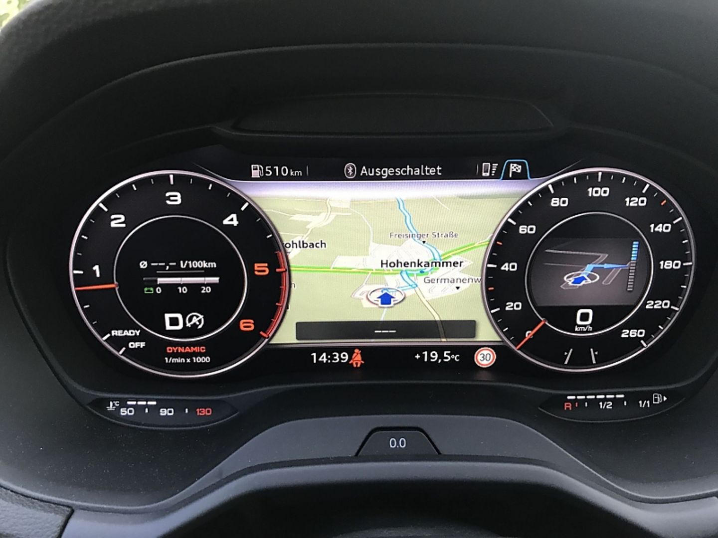 Auf Wunsch packt Audi die Karte zwischen die Rundinstrumente