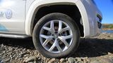 Haben einiges zu bewältigen: die 19 Zöller des Amarok.