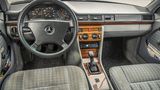 Der Mercedes 200 D von Kilometer-Millionär Michael Nickl ist alles andere als gepflegt