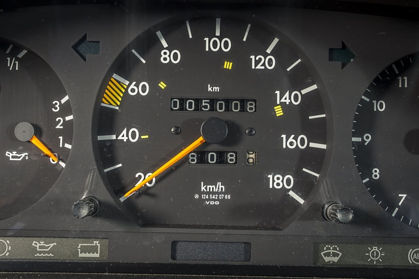 Mercedes 200 D Kilometer-Millionär - eine Umdrehung ist gemacht