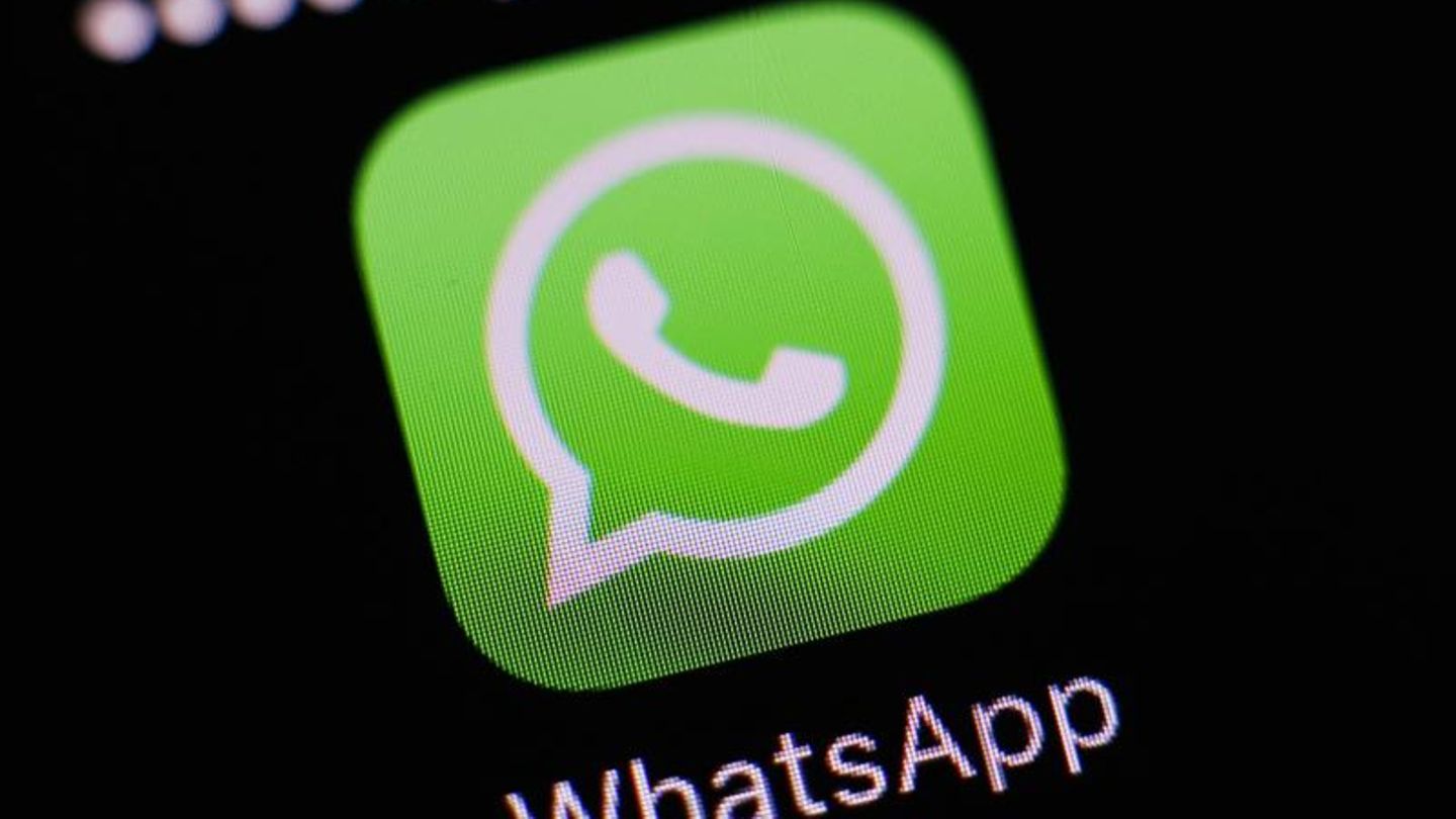 Facebook hat die Weitergabe und Nutzung von WhatsApp-Daten ausgesetzt