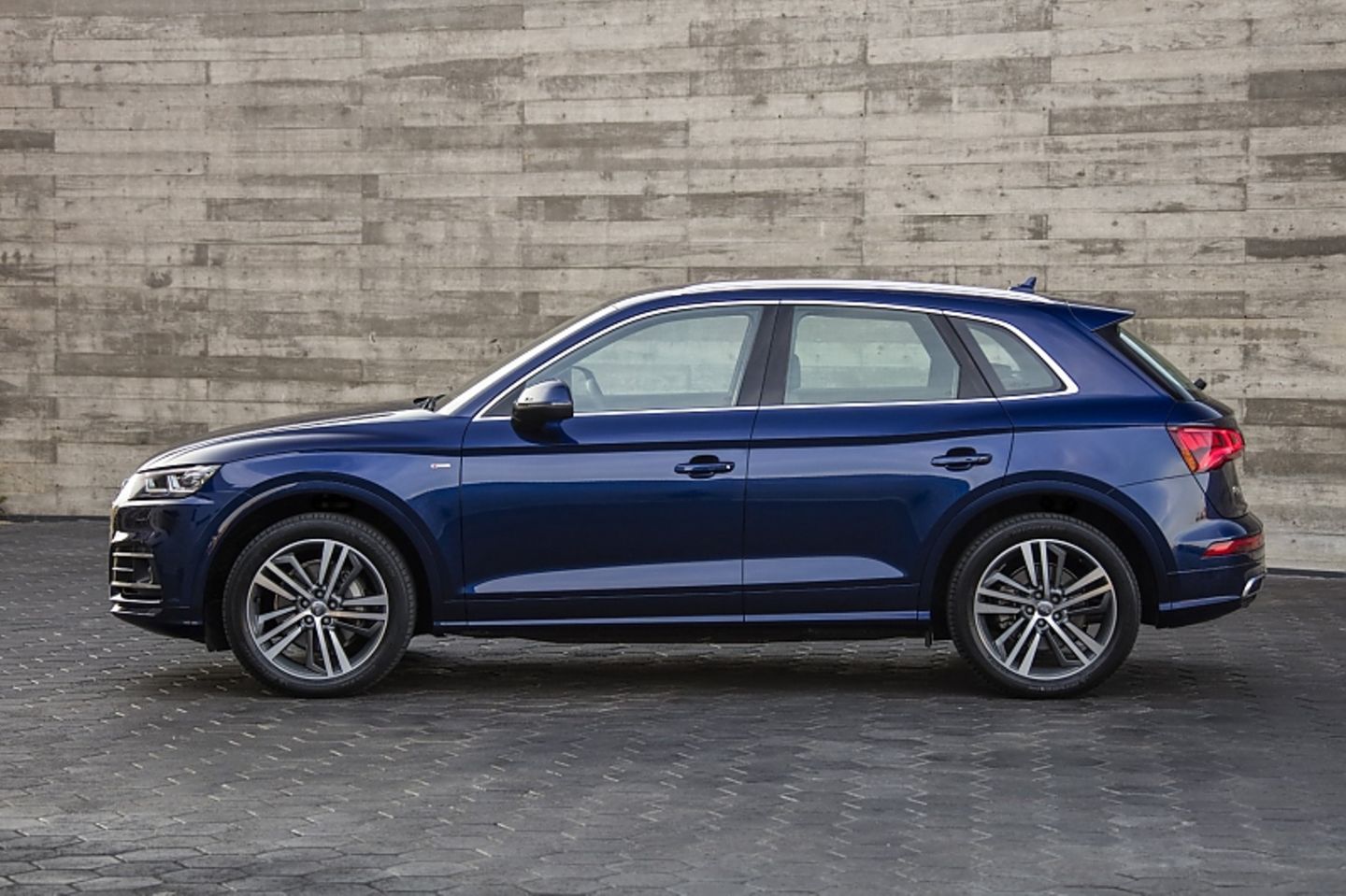 Audi Q5 2.0 TFSI Quattro - 4,66 Meter lang