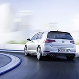 Analog zum Golf GTI sind die roten Designelemente beim neuesten Golf GTE im charakteristischen Blau der Plug-In-Hybridversion ge