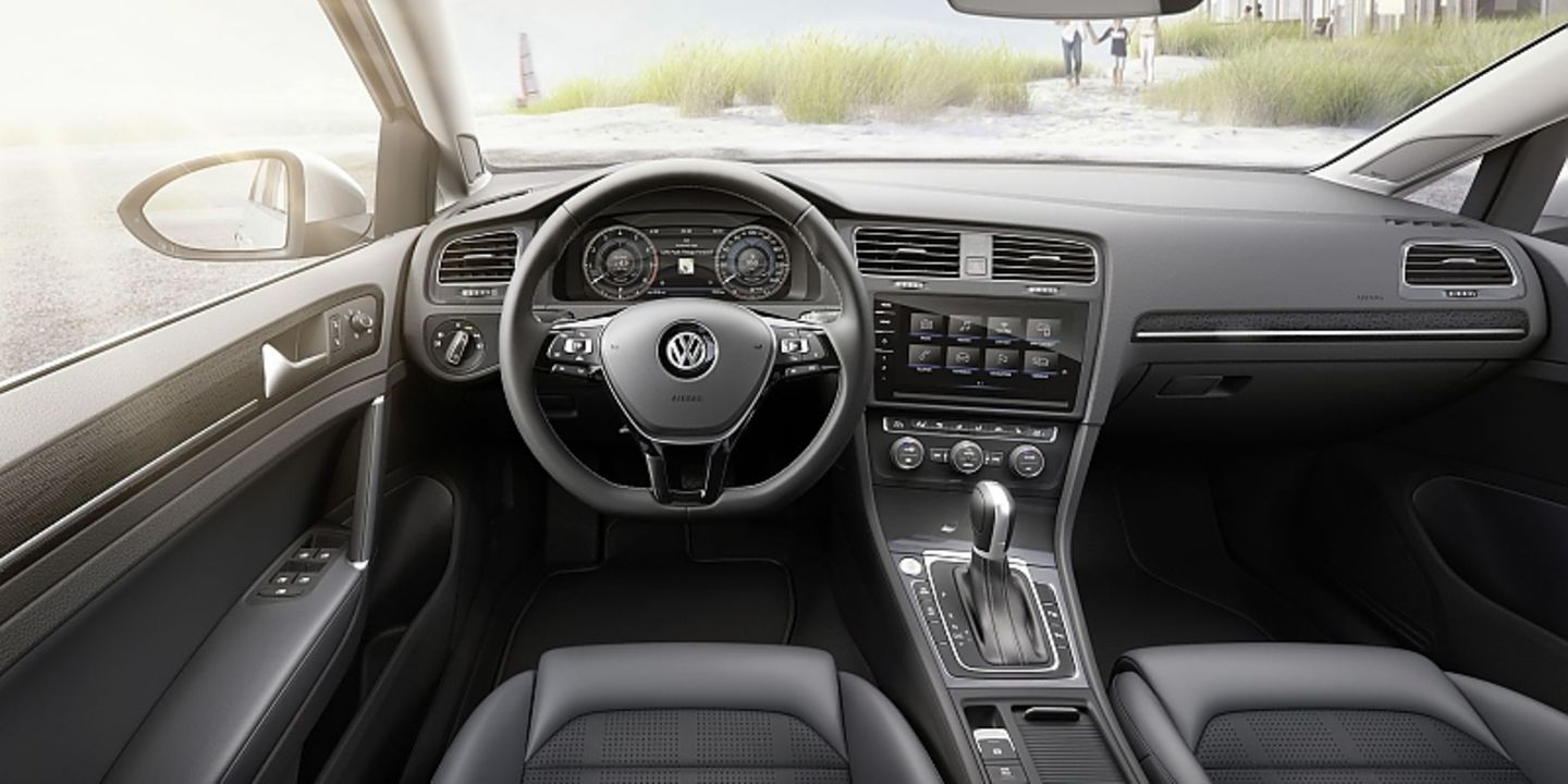Das Cockpit des neue VW Golf Variant.