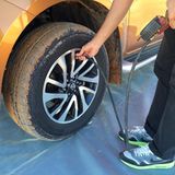 Nissan Navara in Marokko 2016 - vor der Fahrt in die Sanndünen wird der Reifendruck verringert