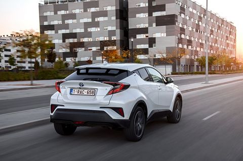 Toyota C-HR - deutlich besser schlägt sich der 1,2 Liter große Turbobenziner