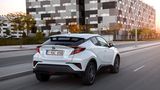 Toyota C-HR - deutlich besser schlägt sich der 1,2 Liter große Turbobenziner