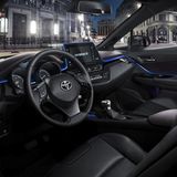 Das Cockpit des Toyota C-HR